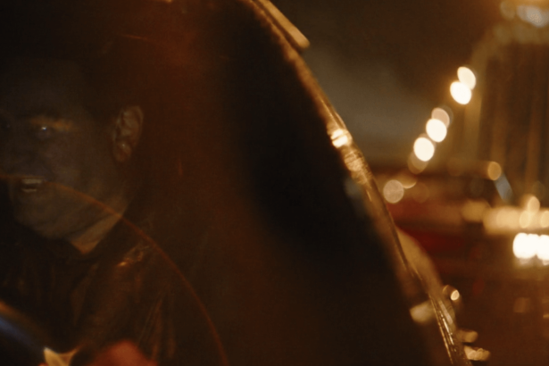 Colin Farrell Pingvinje két kerékre pattant, s motorral üldözi Selina Kyle-t a The Batman chicagói forgatásán 20 The Batman