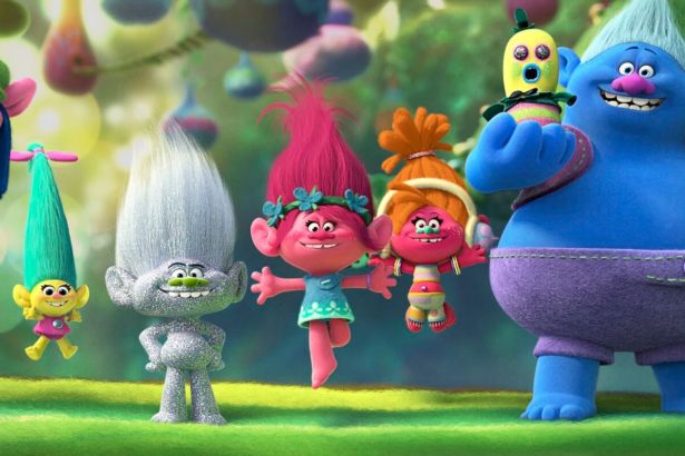 NYEREMÉNYJÁTÉK: Családi belépőket nyerhettek a Trollok a világ körül animációs filmre 12 Trollok a világ körül