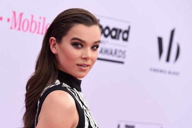 Az Oscar-díjra jelölt Hailee Steinfeld csatlakozhat a Bumblebee spin-offhoz