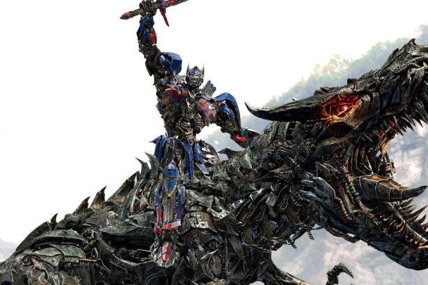 Megvan az EGYIK új Transformers írója