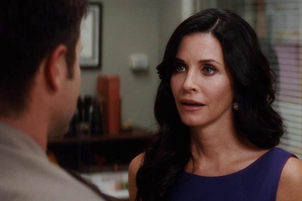Courteney Cox megerősítette, hogy Gale Weathers szerepében ő is visszatér az új Sikoly-filmben 18 Courtneney Cox