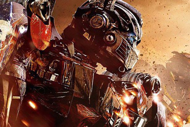 A Transformers 5 hirdetőtábláján látható, amint Optimus egy új ellenséggel küzd