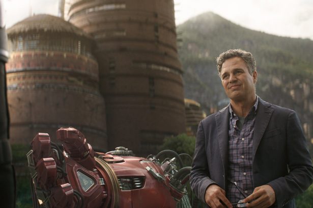 A Végtelen háború egyik törölt jelenetében Fekete Özvegy és Hulk találkozását látjuk 14 Hulk Bruce Banner