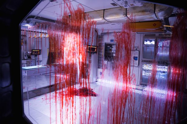 Véres képet mutattak be az Alien: Covenant horrorfilmből 30 Véres képet mutattak be az Alien: Covenant horrorfilmből