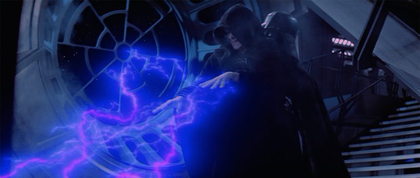 A Skywalker kora regényváltozatából kiderült, Palpatine hogyan maradhatott életben a reaktorrobbanás után 11 Darth Vader Palpatine