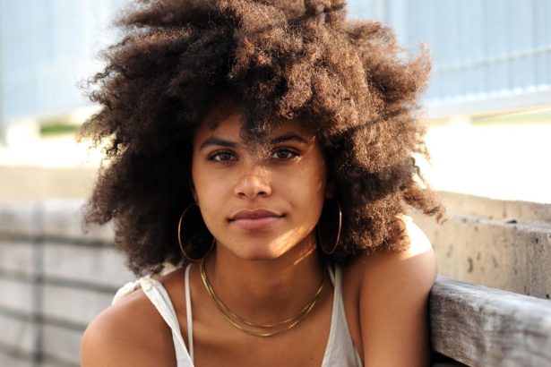 Zazie Beetz kapta Dominó szerepét a Deadpool 2-ben