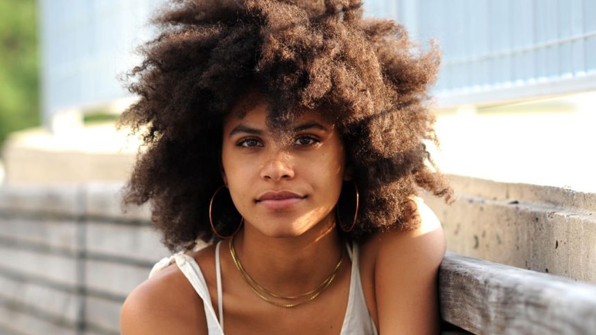 Zazie Beetz kapta Dominó szerepét a Deadpool 2-ben