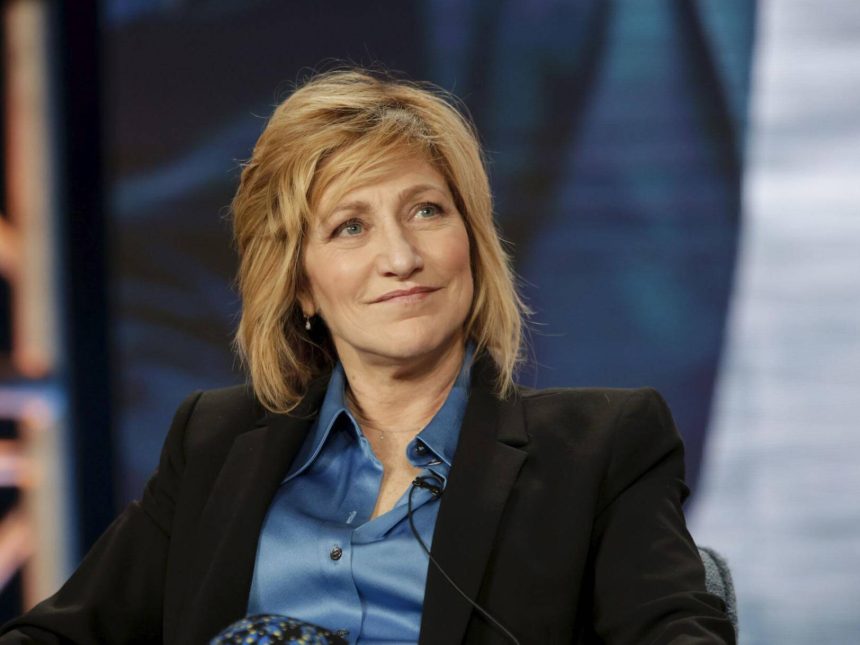 Megmutatták Edie Falco színésznő Ardmore tábornokát az Avatar 2. forgatásán 11 Edie Falco