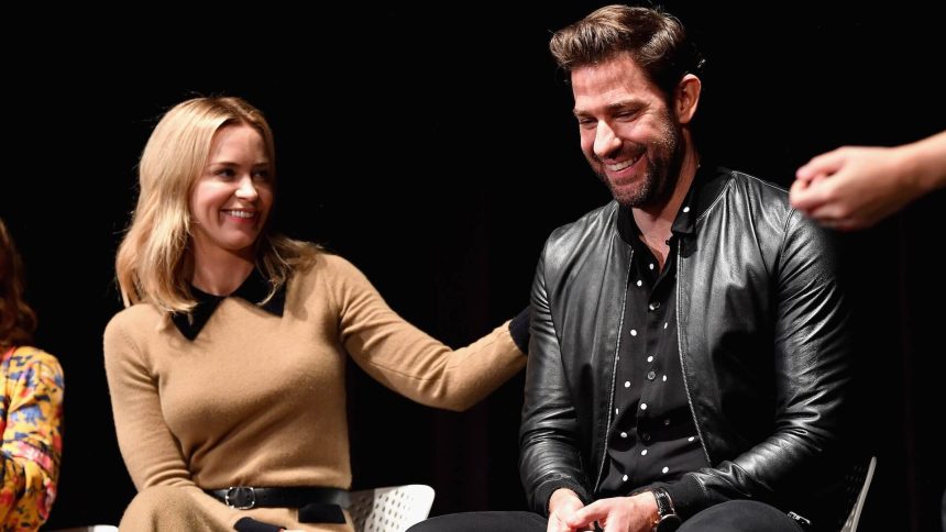 John Krasinski reagált arra a rajongói felvetésre, hogy ő legyen Reed Richards a Fantasztikus Négyes rebootban 11 John Krasinski Emily Blunt
