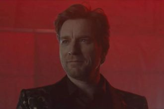 Újabb forgatási képek Ewan McGregor Fekete Maszk karakteréről 20 Fekete Maszk