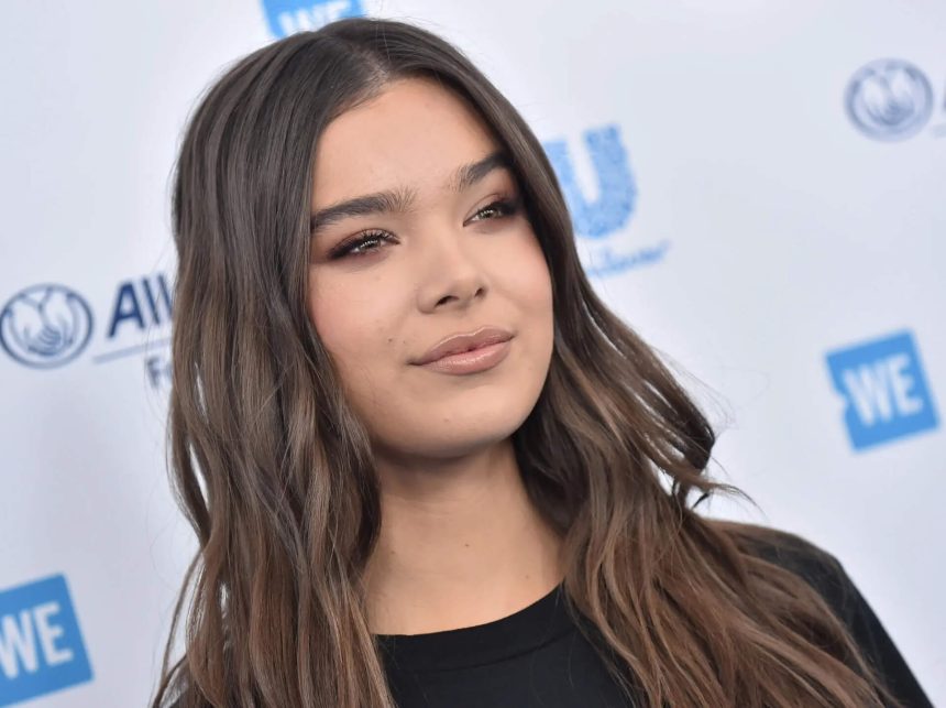 Hailee Steinfeld most erősíthette meg, hogy ő lesz Kate Bishop a Sólyomszem Disney+ sorozatban? 11 Hailee Steinfeld