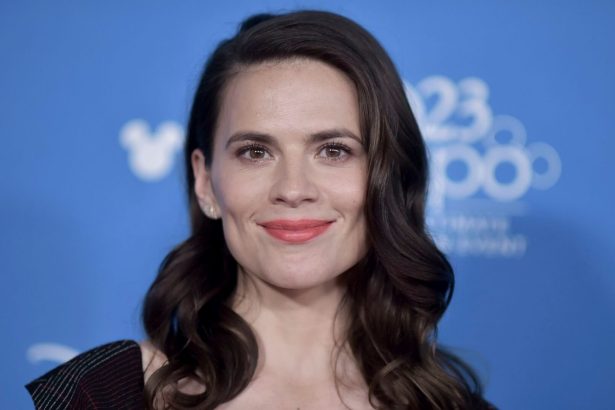 Hayley Atwell új részletet osztott meg Mission: Impossible 7. szerepéről, de nagyon ködös 14 Hayley Atwell