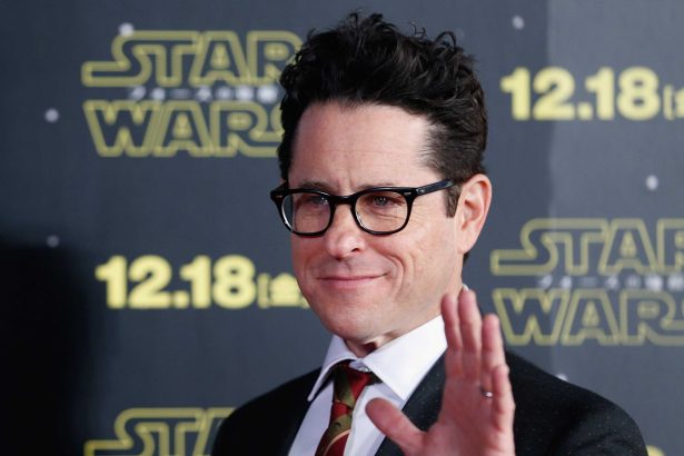 J.J. Abrams elárulta, Az utolsó Jedik reakciói mennyire befolyásolták a Star Wars: Episode IX munkáit 18 J.J. Abrams elárulta, Az utolsó Jedik reakciói mennyire befolyásolták a Star Wars: Episode IX munkáit