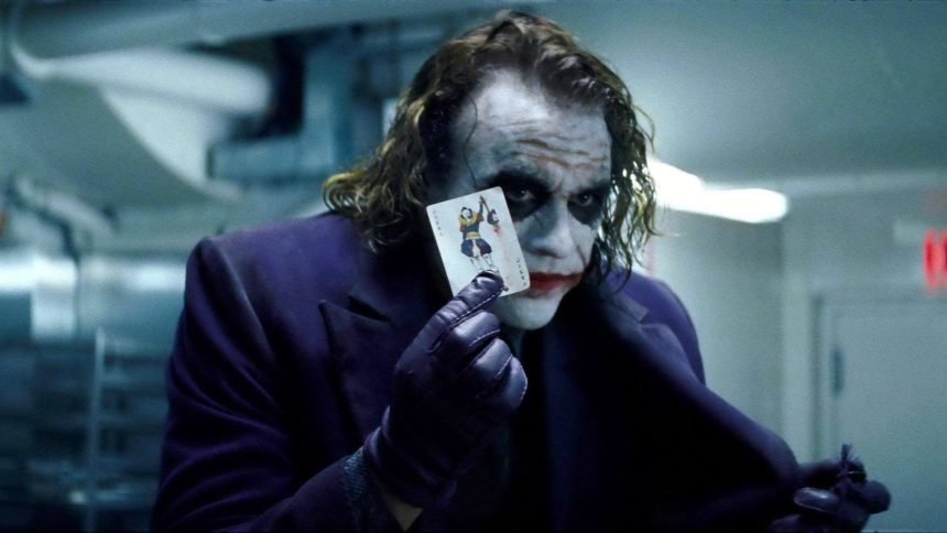 A sötét lovag írója szerint a Warner Bros. azt akarta, hogy Joker eredettörténet kapjon 11 Joker