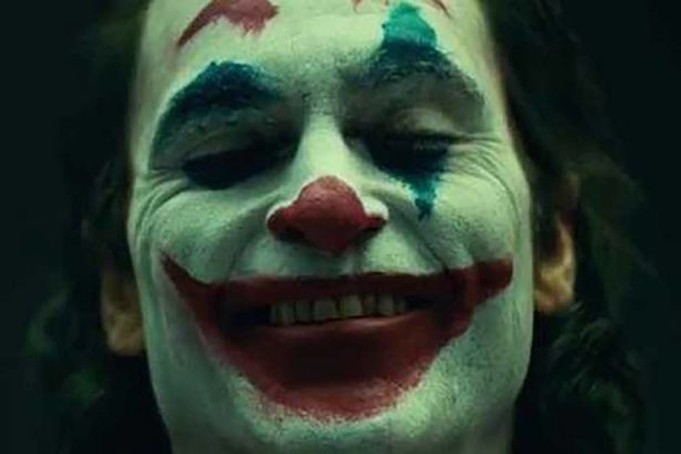 Joaquin Phoenix sminkben a Joker próbafelvételén 30 Joaquin Phoenix sminkben a Joker próbafelvételén