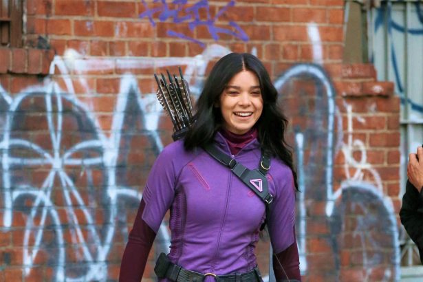 Hailee Steinfeld megtörte a csendet, s végre beszélt Kate Bishop szerepéről 22 Hailee Steinfeld megtörte a csendet, s végre beszélt Kate Bishop szerepéről