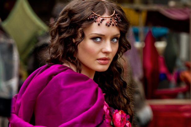 A Transformers 5 újabb sztárszínészt szerzett meg, Laura Haddock is csatlakozott 30 A Transformers 5 újabb sztárszínészt szerzett meg, Laura Haddock is csatlakozott