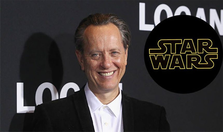 Richard E. Grant nem akármelyik gonosztevőt játszhatja a Star Wars: Episode IX-ben