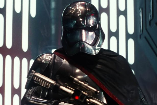Phasma visszatért a most bemutatott Az utolsó Jedik videójában