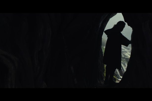 Luke Skywalker átáll a Sötét oldalra Az utolsó Jedikben?