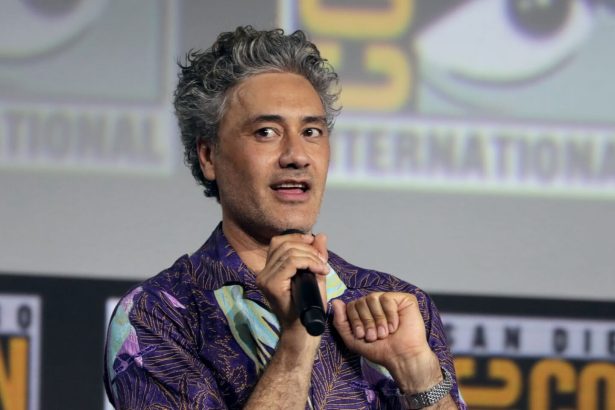 Taika Waititi egy kamu Thor 4. forgatókönyvvel trollkodta szét a Marvel-rajongókat 16 Taika Waititi