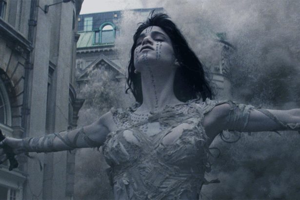 FRISSÍTVE! Szinkronos előzetes A múmia filmhez, melyben Tom Cruise az életéért harcol 26 FRISSÍTVE! Szinkronos előzetes A múmia filmhez, melyben Tom Cruise az életéért harcol