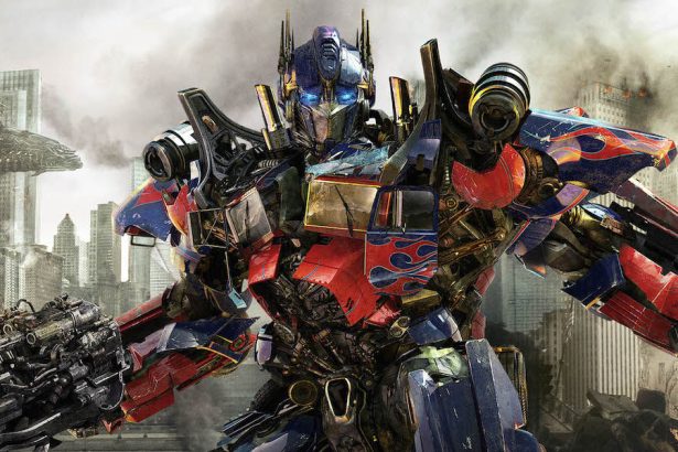 Michael Bay becsekkolt, elkezdődött a Transformers 5 forgatása