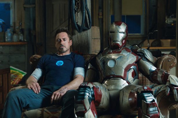 Robert Downey Jr. szögre akasztaná a páncélt, mielőtt kínossá válna 18 Robert Downey Jr. szögre akasztaná a páncélt, mielőtt kínossá válna