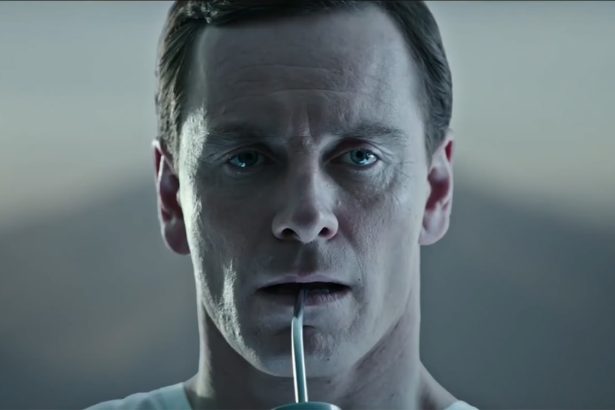 Hátborzongató videót mutattak be az Alien: Covenant Walter androidjáról 26 Hátborzongató videót mutattak be az Alien: Covenant Walter androidjáról