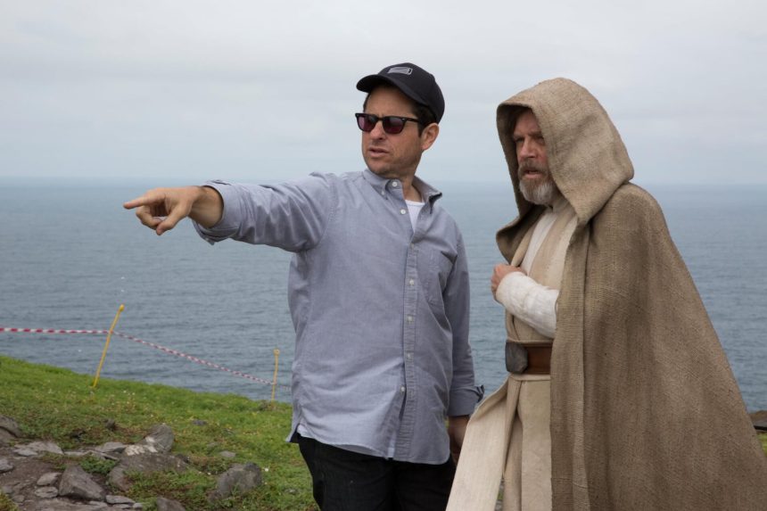 J.J. Abrams elmondása szerint nem tervezték meg a Star Wars-folytatástrilógiáját 11 J.J. Abrams