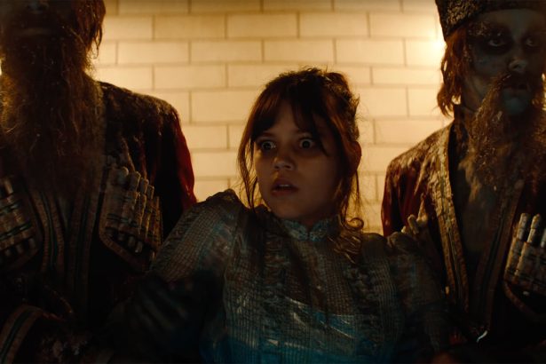 A Beetlejuice Beetlejuice előzetesében Jenna Ortega megerősítette az egyik eredeti karakter halálát 14 Beetlejuice Beetlejuice