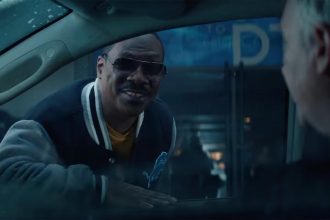 A Beverly Hills-i zsaru: Axel Foley előzetesében Eddie Murphy még mindig bűnözőkre vadászik az utcákat járva 24 Beverly Hills-i zsaru: Axel Foley