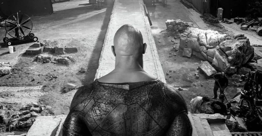 Kiszivárogtatták a Black Adam ruhatárát, a főhős és Hawkman jelmezét is bemutatták 11 Black Adam