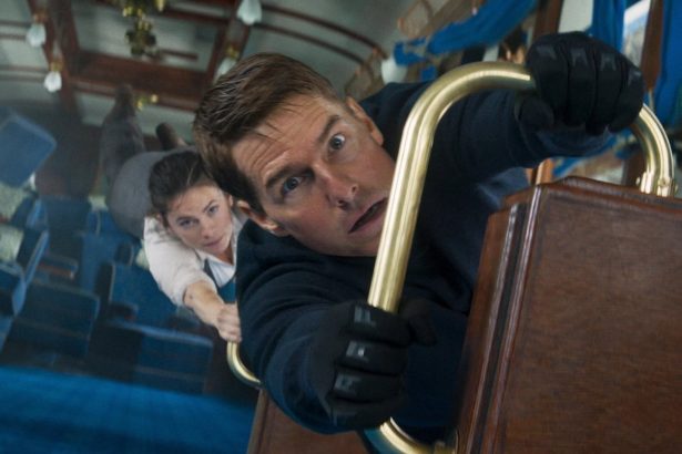 Fontolóra vették, hogy a Mission: Impossible 7. nyitójelenetére digitálisan megfiatalítsák Tom Cruise-t 28 Mission: Impossible: Leszámolás - Első rész