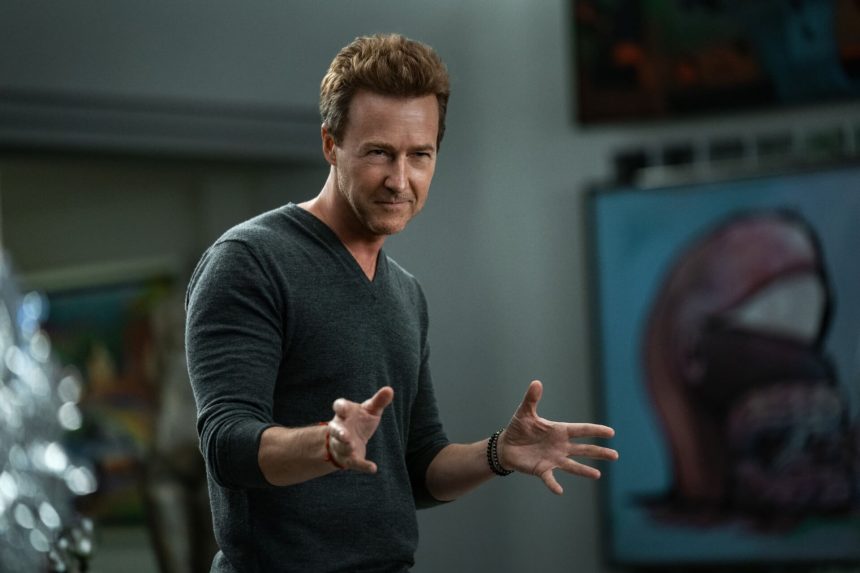 Rian Johnson tagadja, hogy Elon Muskról mintázta volna Edward Norton karakterét a Tőrbe ejtve: Az üveghagymában 11 Tőrbe ejtve: Az üveghagyma