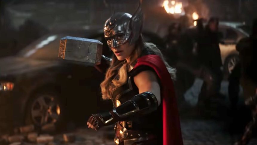A Thor: Szerelem és mennydörgés főszereplői, Thor és Natalie Portman Hatalmas Thorja sisak nélkül pompázik 11 Thor: Szerelem és mennydörgés