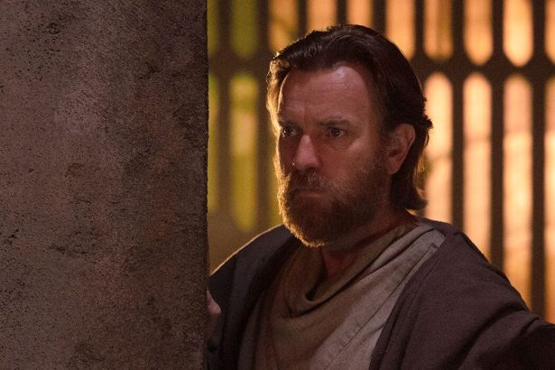 Bemutatták az Obi-Wan Kenobi előzetesét, amiben a jedimester a Sith inkvizítorok elől fut 12 Obi-Wan Kenobi