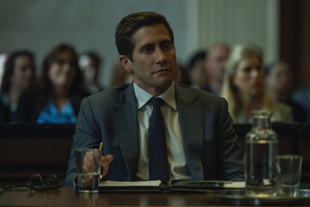 Jake Gyllenhaal a főszereplője M. Night Shyamalan és a romantikus irodalom koronázatlan királyának új filmjének 20 Ártatlanságra ítélve