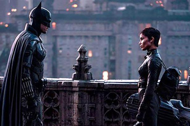 A Batman végső előzetese Bruce Waynere, Macskanőre és Rébuszra van kihegyezve 16 The Batman