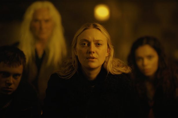 Ishana Night Shyamalan a frászt hozza Dakota Fanning karakterére A figyelők előzetesében 12 A figyelők