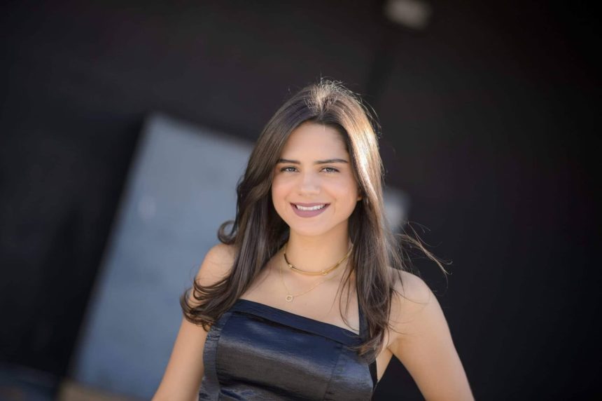 A rendező megmutatta Sasha Calle Supergirl ruhájának legfontosabb részét 11 Sasha Calle