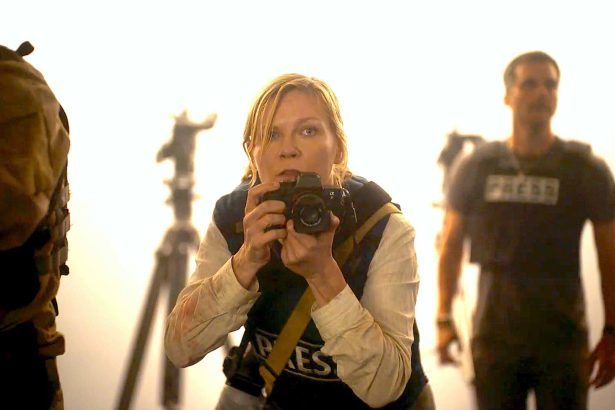 Magyar szinkronos előzetest kapott Kirsten Dunst főszereplésével a Polgárháború 18 Civil War