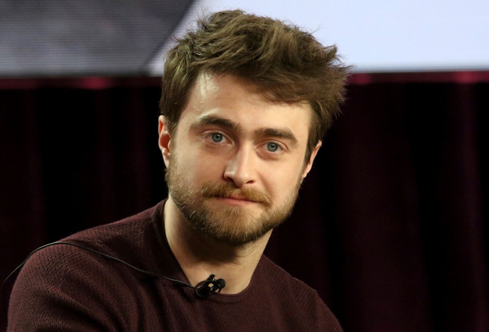 Posztereket és képet mutattak be az Élet című sci-fiből 15 Daniel Radcliffe