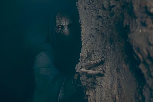 Magyar koncepcióművész osztotta meg Darth Plagueis tervét, milyen lett volna fénykarddal a kezében a bölcs sith mester 14 The Acolyte