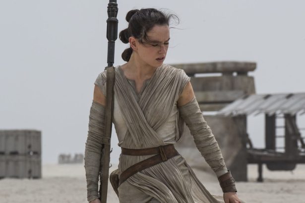 Megszólalt Daisy Ridley, miután az új Star Wars forgatását állítólag elhalasztották 22 Star Wars: Az ébredő Erő