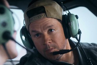 Mark Wahlberg pszichopata maffia bérgyilkost játszik Mel Gibson Flight Risk előzetesében 42 Flight Risk