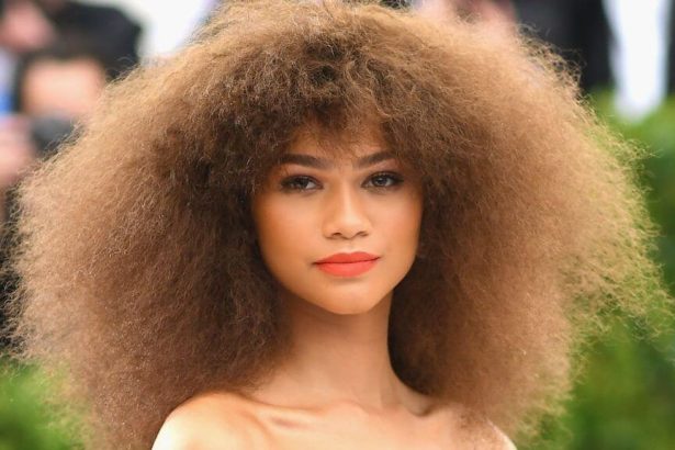 Zendaya elintézte, hogy az új filmjének az egész stábja kapjon osztalékot 26 Zendaya elintézte, hogy az új filmjének az egész stábja kapjon osztalékot
