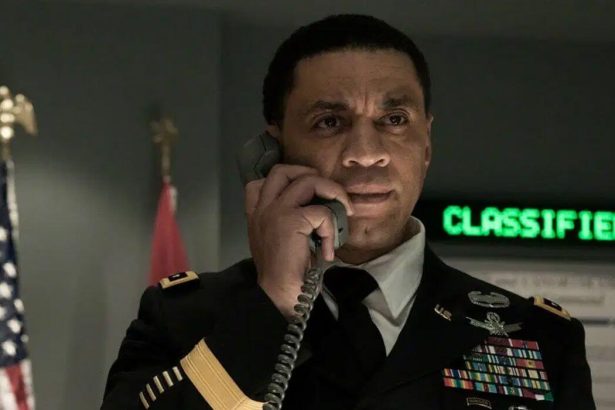 Harry Lennix megerősítette, hogy Marsbéli Vadászként fog szerepelni Az Igazság Ligája rendezői változatában 14 Marsbélie Vadász