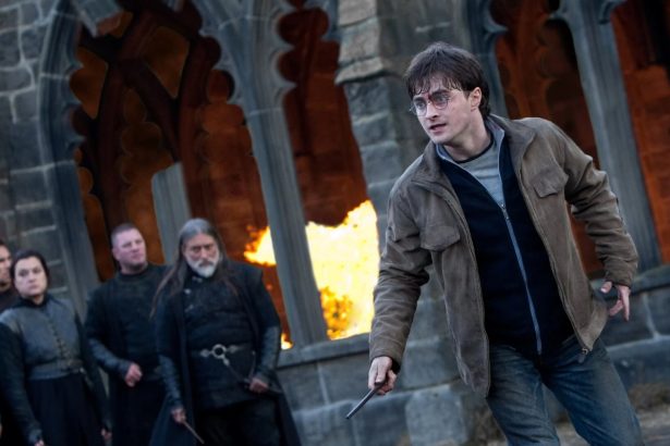 A Harry Potter tévésorozatán dolgozik a Warner Bros. és az HBO Max, amelynek minden évada J.K. Rowling egy-egy könyvét venné alapul 16 Harry Potter