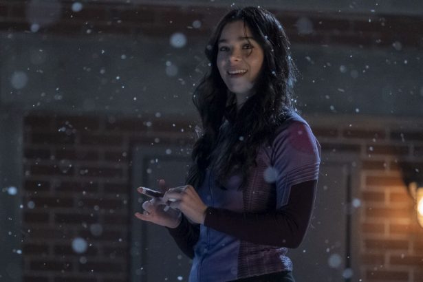 Hailee Steinfeld elárulta, hogy Kate Bishop Thanos áldozatai között volna-e, akik elporladtak 16 Sólyomszem